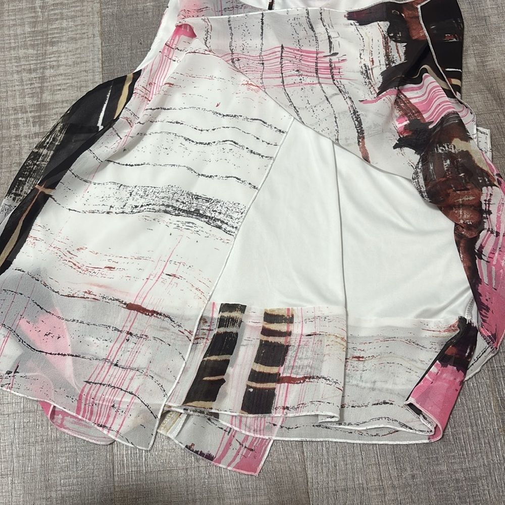Abstract Print Sleeveless Top - Picture 5 of 8